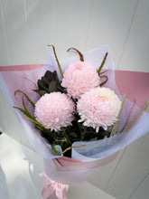 Load image into Gallery viewer, Chrysanthemum Disbud Bouquet
